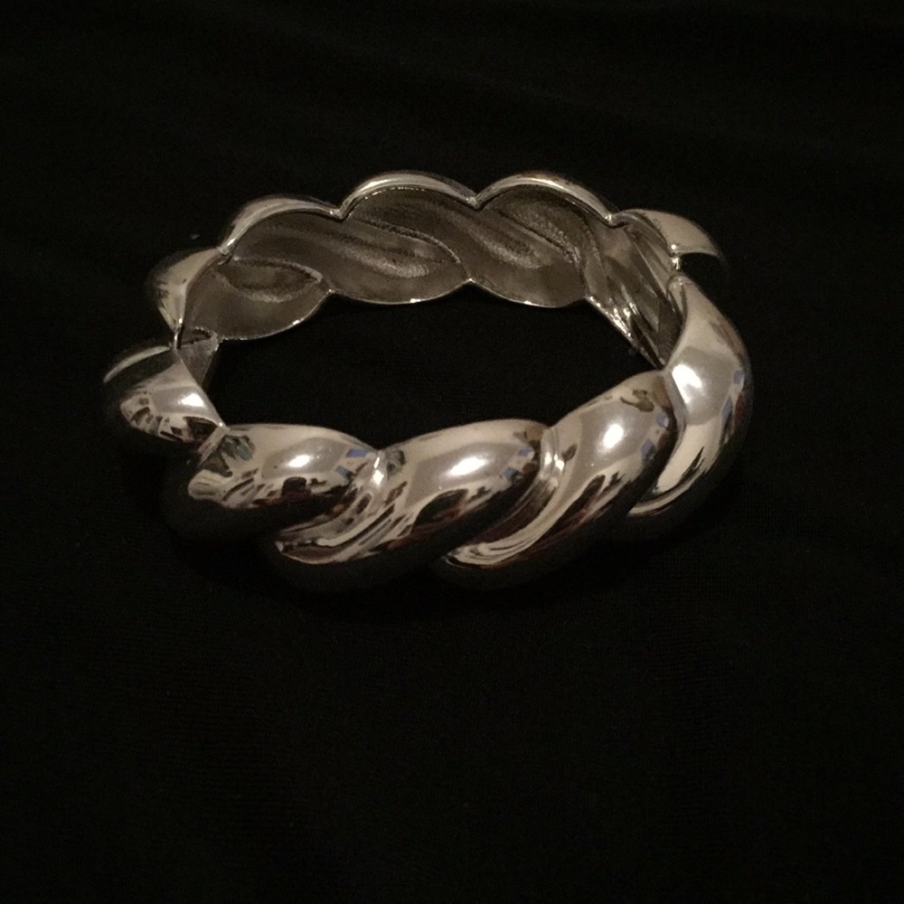 Twist Cuff